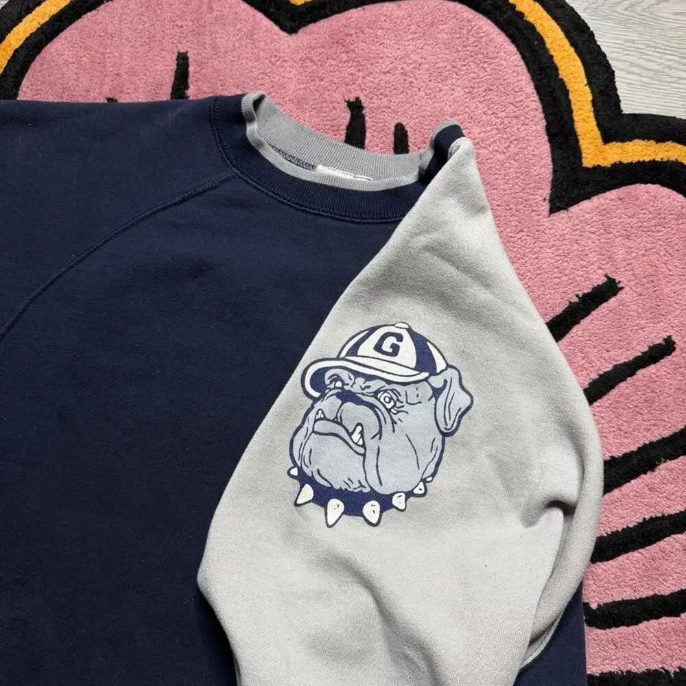 Vintage 90’s Georgetown University Embroidered Logo Crewneck Sweatshirt L/XL